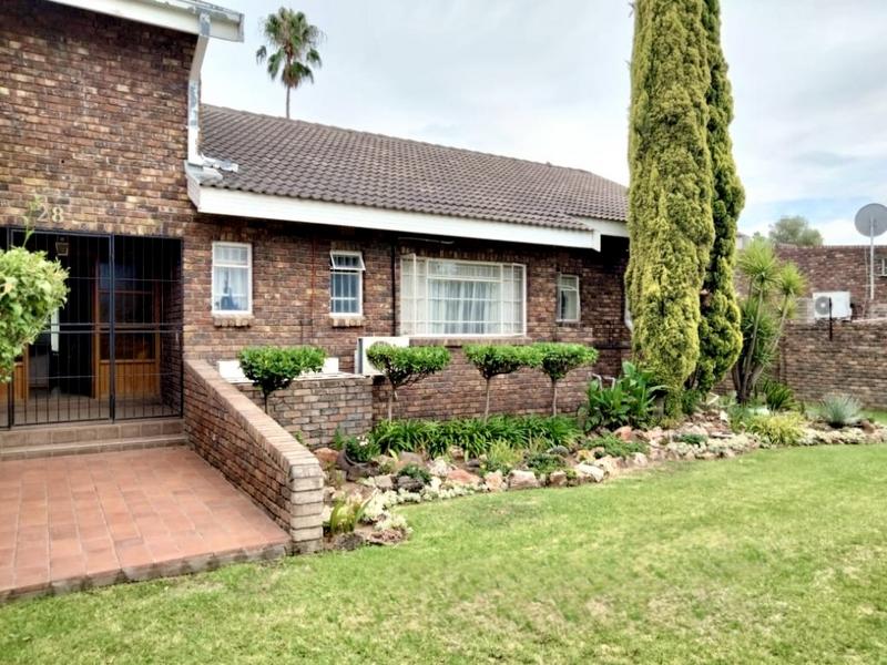 To Let 5 Bedroom Property for Rent in Douglas Northern Cape